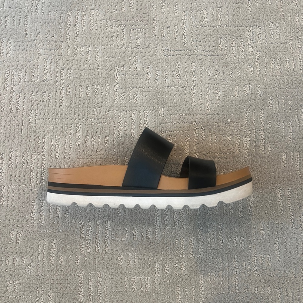 Women’s slide sandals